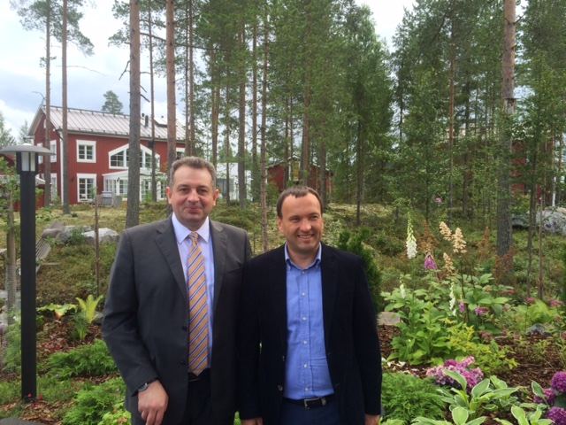 Ukrainan Suomen suurlähettiläs Andrii Olefirov ja Kiovan varapormestari Petro Panteleev olivat vaikuttuneita näkemästään.